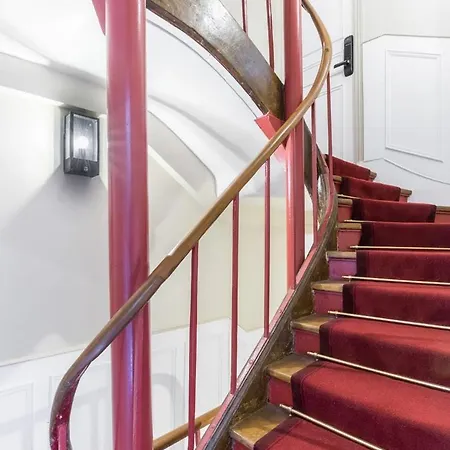Apartment Grands Boulevards 11 *